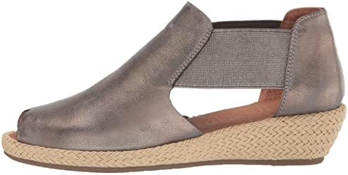 Gentle Souls by Kenneth Cole Women's Women's Noa Elastic Slip on Heeled Sandal, Pewter, 5.5 | Image 7