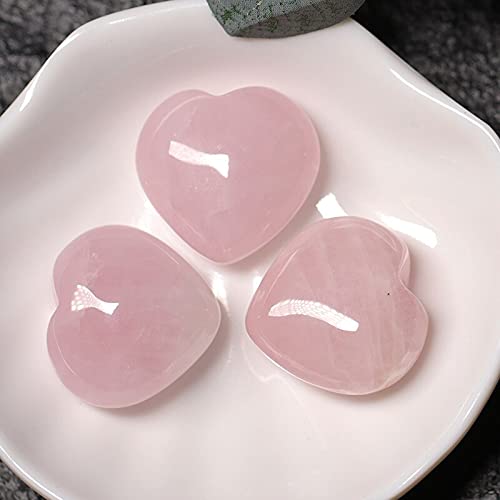 Cristal de quartz rose pour harmoniser l'ambiance de votre chambre