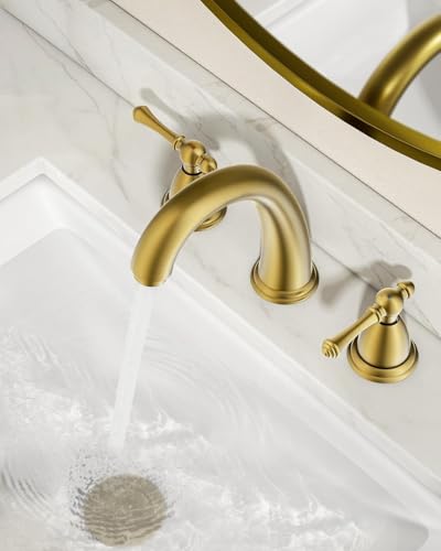 Robinet doré brossé idéal pour sublimer une suite parentale chaleureuse - 4