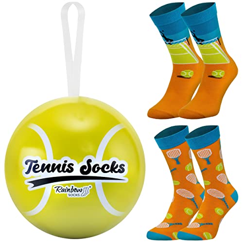 Les Chaussettes De Tennis Dans La Balle