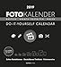 Produktbild Foto-Bastelkalender schwarz XL 2019 - Bastelkalender / Do it yourself calendar (45 x 49,5) - datiert - Kreativkalender: Do-it-yourself calendar. ... Gestaltbares Titelblatt. Ferientermine