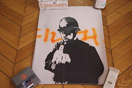 Poster Banksy British Policeman pour remplacer un cadre vide et dynamiser un mur blanc