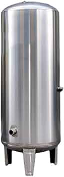 ステンレス製の貯水タンク