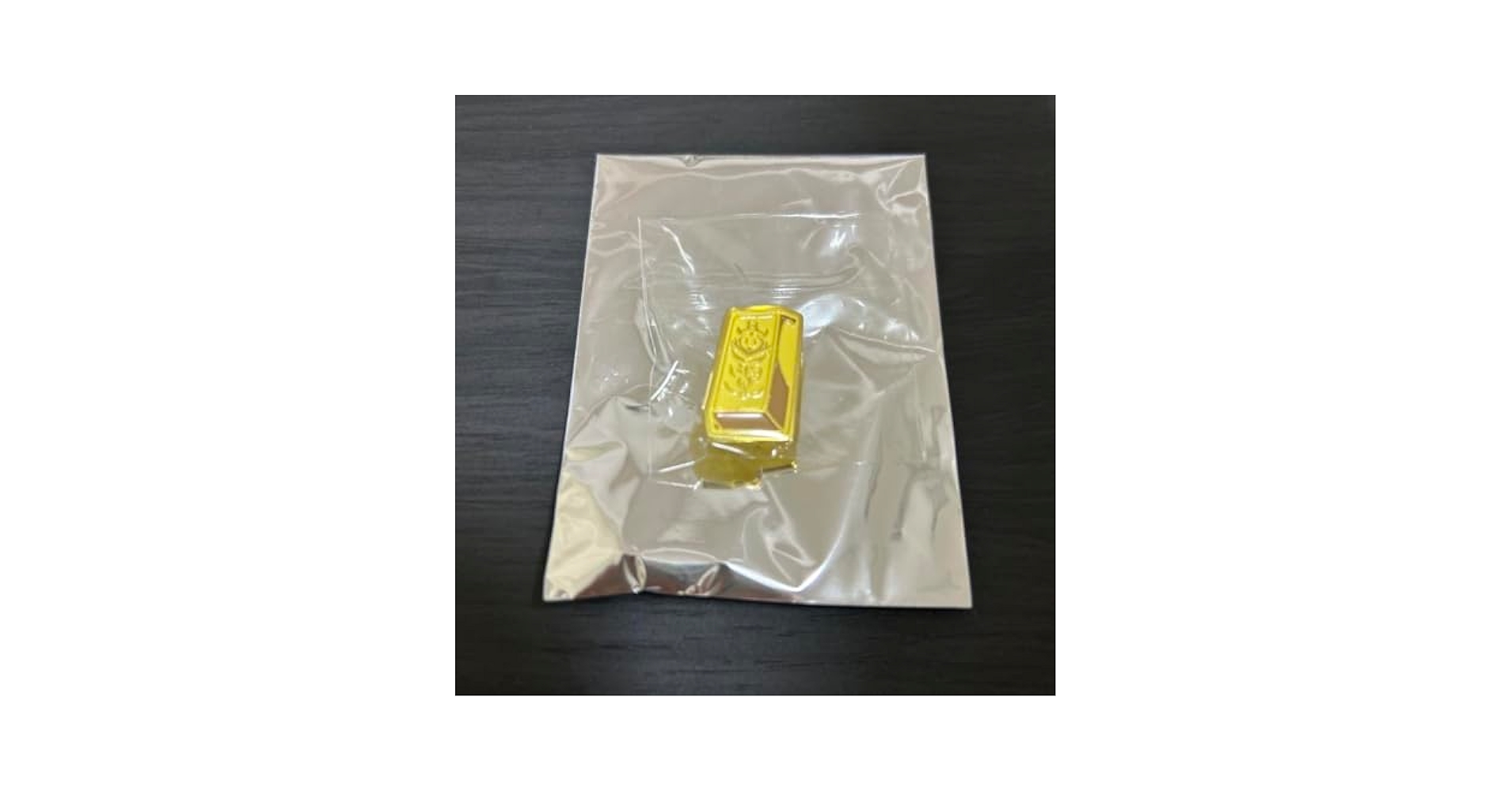 Amazon | グラブル アイテムピンバッチ ヒヒイロカネ | バッジ