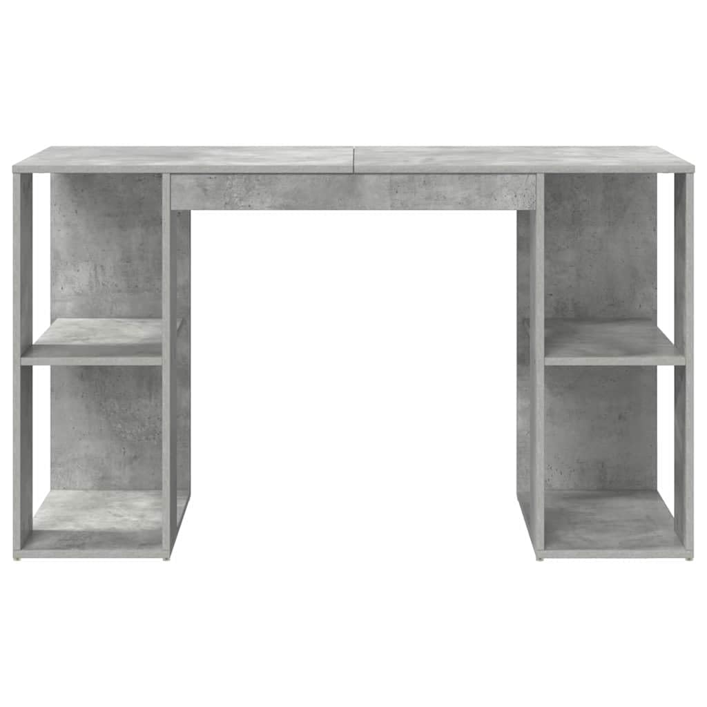Scrivania Porta PC con Ripiani Grigio Cemento 130x50,5x75 cm | Tavolo da studio moderno con scaffali aperti per studio, ufficio o cameretta. Superficie robusta e facile da pulire.