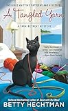 A Tangled Yarn (A Yarn Retreat Mystery)