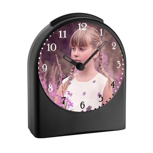 CreaDesign, WU-50-1087, mit Bild, analog Kinderwecker schwarz, Funkwecker ohne Ticken, mit Licht, personalisiert mit Namen, 9,6 x 5,5 x 11,9 cm, 104 g
