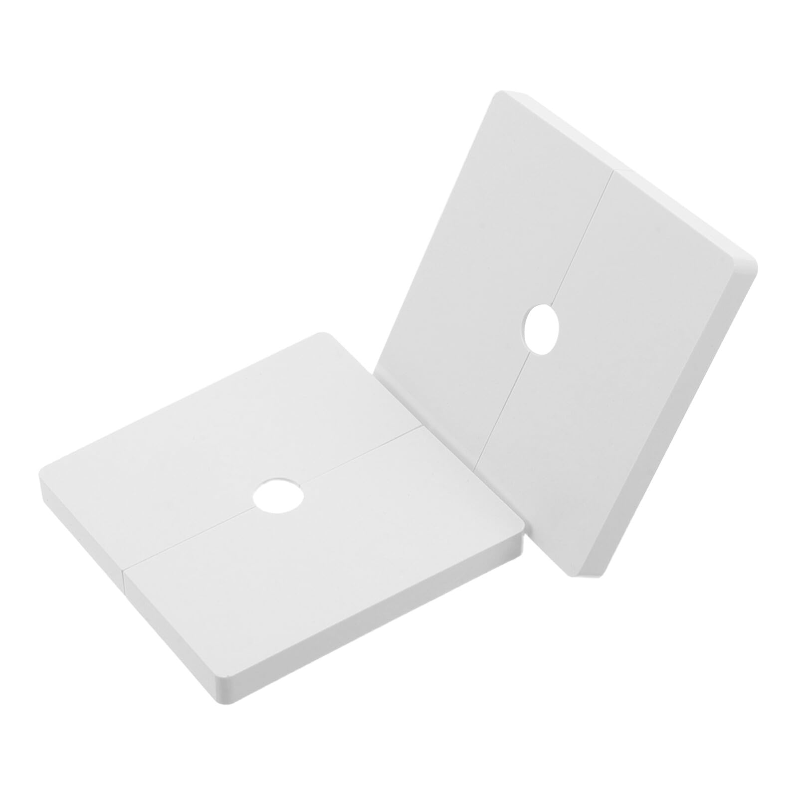 Embellecedores para fontanería y enchufes que mejoran el acabado visual de tu salón y baño