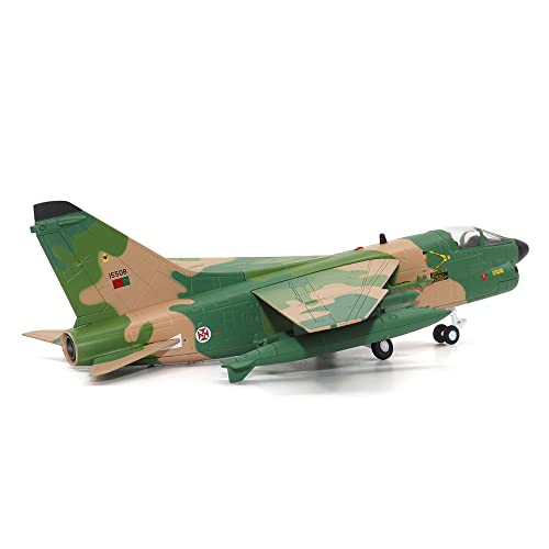 1:72 Scale Vought A-7P Corsair Ii - Militaria Diecast By Motorcity Classics #TOP4