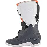 Tech 7S está especialmente diseñado y dimensionado para los motociclistas más pequeños y pequeños.