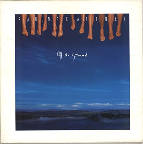 off the ground - Les Beatles, Paul McCartney, John Lennon, RIngo Starr, George Harrison off the ground