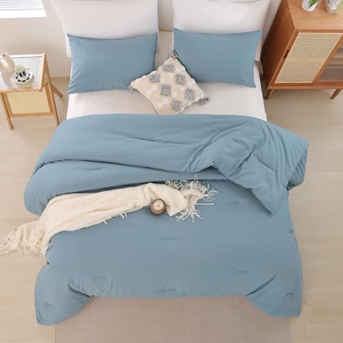Image of ROSGONIA Oversized King Comforter 120x120, 3pcs Super King Comforter (1 Dusty Blue Comforter & 2 Pillowcases) Lightweight Warm Bedding Blanket Quilt
