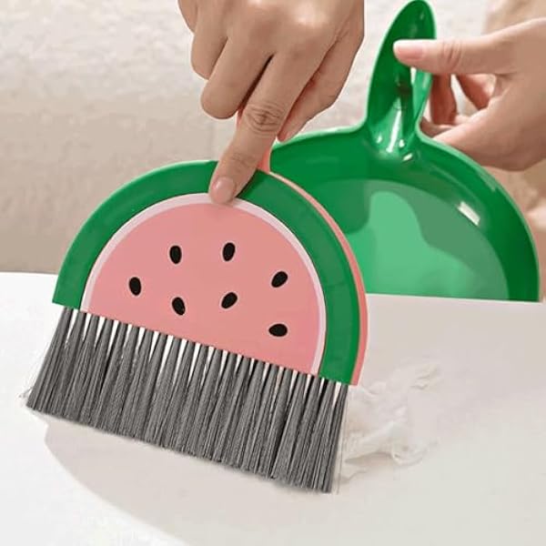Совок и щетка для стола, Desk Dustpan, набор пластиковых совок и щеток с защелкивающимся креплением, разноцветный, 23x18 см (коричневый)