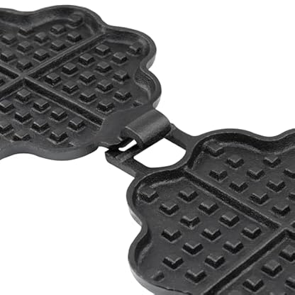 BBQ-Toro Gusseisen Waffeleisen in Herzform | Waffeleisen mit 2 Stielen, Ø 15 cm | Waffle Iron, Herzwaffeln Doppelform aus Gusseisen, bereits eingebrannt | Waffelmaker, – Bild 6