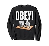Ideal para Halloween o cualquier día que quieras mostrar tu peculiar sentido del humor Un gran regalo para compañeros de trabajo, amigos o familiares que aman la ropa divertida y sarcástica. Perfecto para aquellos que saben obedecer el sistema cuando se trata de crecer