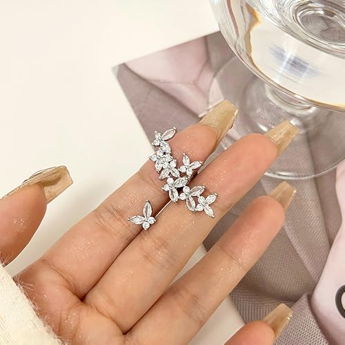 Brincos femininos assimétricos de strass de borboleta brilhante, cartilagem delicada, piercing de or