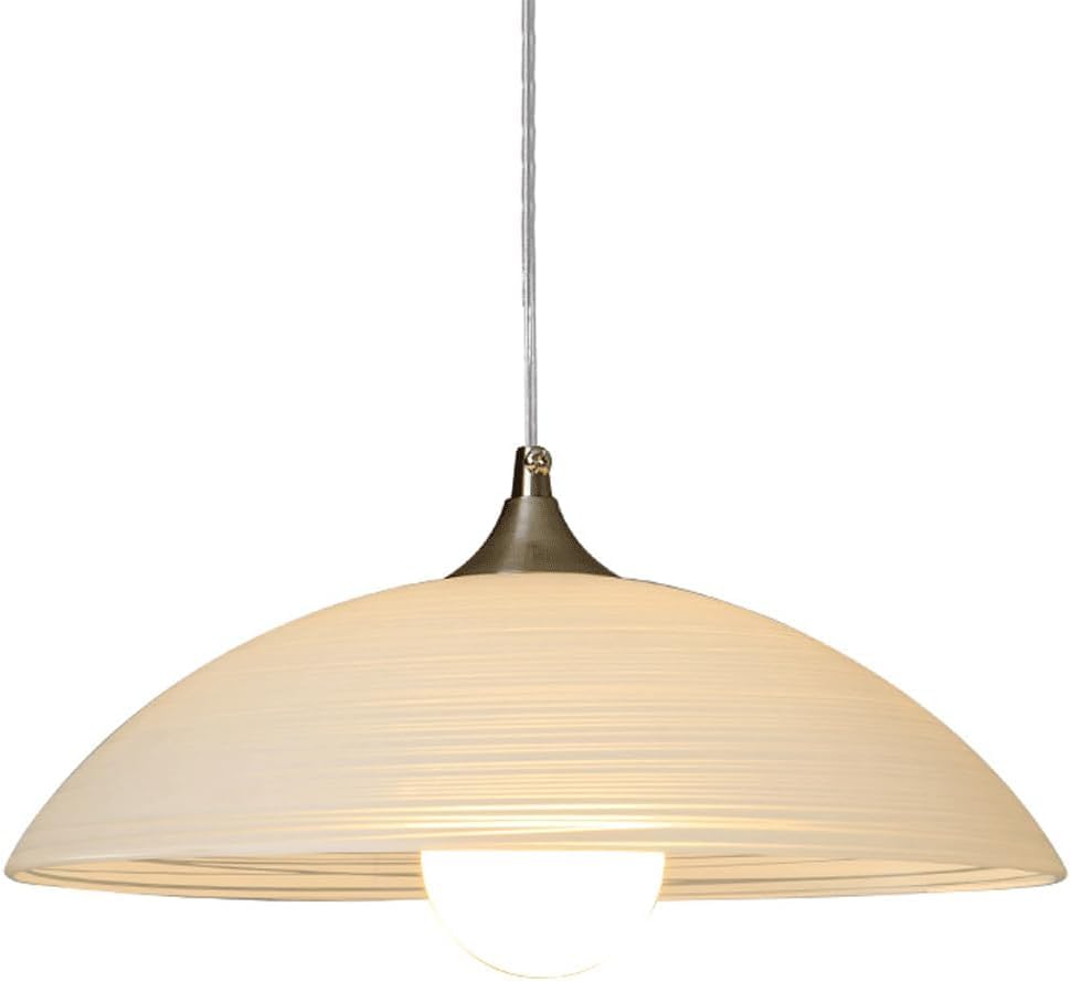 Lustre style minimaliste français pour salon chic et coin lecture cosy