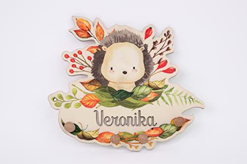 Personalisierte Kindergarderobe 'Igelkind' aus Birkenholz mit vier...