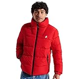 El acolchado de esta chaqueta está hecho con 100 % poliéster reciclado, cada chaqueta contiene más de 30 botellas recicladas, esto evita que estas botellas vayan a un vertedero o que contaminen el mar