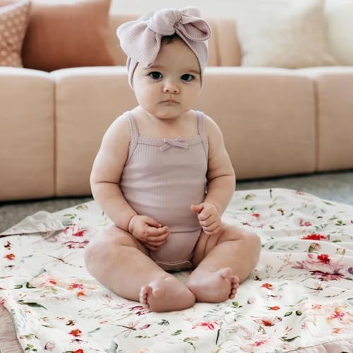 Image of GRSSDER Cotton Muslin Quilt Blanket - Silky Soft and Breathable Baby Blanket Quilt, Oversized Muslin Blankets for Newborns, Toddlers & Kids, 6 Layers Reversible Design for All Seasons, 47 inch x 47 inch