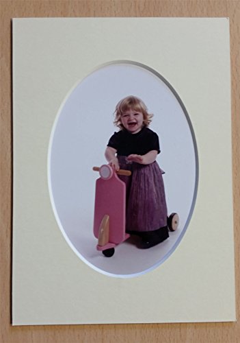 9 x 7 Oval Photo Mount for 7 x 5 Photo (Cream) Pack of 5