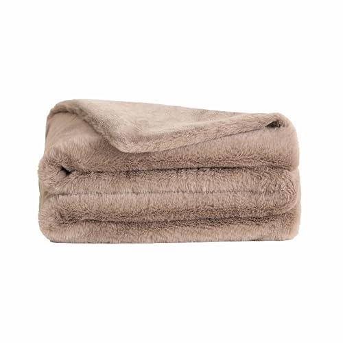 UnHide Lil&rsquo; Pet Marsh &ndash; Faux Fur Pet Blanket &ndash; Extra Soft, Lightweight, Washable Dog Blanket...