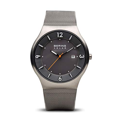 BERING Hommes Analogique Solar Collection Montre avec Bracelet en Acier Inoxydable & Verre Saphir Cover