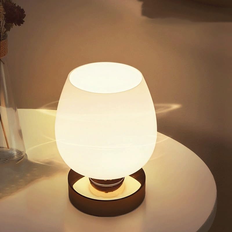 Lampa Stołowa Lampa biurkowa, stolik nocny, ekskluzywny klimat, sypialnia, salon, prosta atmosfera Romantyczna lampka na biurko | Elegant desk lamp with warm glow for bedroom, living room, study, office. Simple yet stylish home decor.