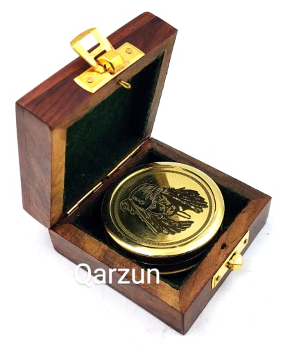 Brújula de latón con caja de madera para piratas miniatura 2