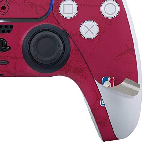 Miniatura 4 de Skinit Calcomanía para juegos compatible con PS5 y compatible con PS5 Digital Edition DualSense Controller Producto oficial de la NBA Chicago Bulls