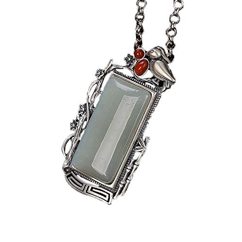 Pendentif en jade Hetian blanc pour sublimer vos pulls d'hiver avec élégance