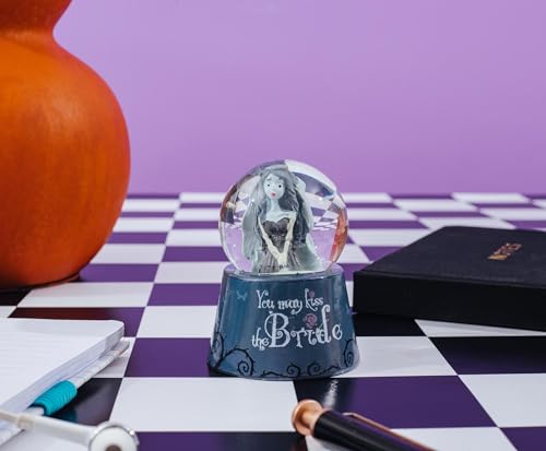 Mini globo de nieve Corpse Bride para decorar tu escritorio gótico 5