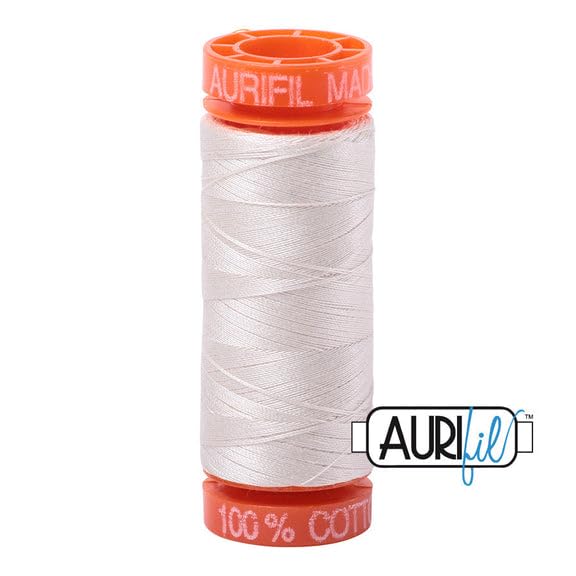 Hilo de algodón Aurifil Mako 50wt 220 yardas miniatura 2