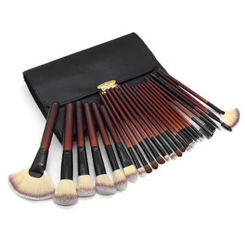 Pinceaux maquillage pour fond de teint et fard à paupières afin de réussir son maquillage de fête