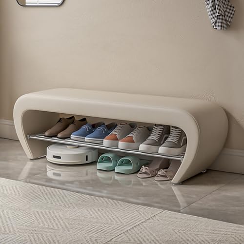 Organisateur de chaussures blanc à assise rembourrée et étagères pour optimiser l'espace