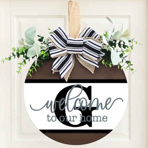 Personalized Last Name Welcome Sign with 26 Initial Letter Welcome Sign for Front Door Porch Farmhouse Decoration, Durable Wood Hanging Plaque for Year-Round Curb Appeal (G)