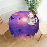 Motif imprimé de dauphins coucher de soleil sur toute la surface : cette nappe ronde attrayante dispose d'une impression de dauphins coucher de soleil sur toute la surface d'un seul côté, offrant une décoration de cuisine vibrante et rehaussant instantanément votre table à manger, table basse ou table de fête avec une touche artistique.