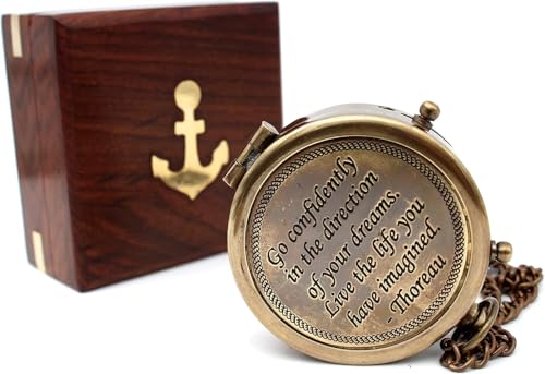 Brújula de bolsillo grabada con caja de madera miniatura 5