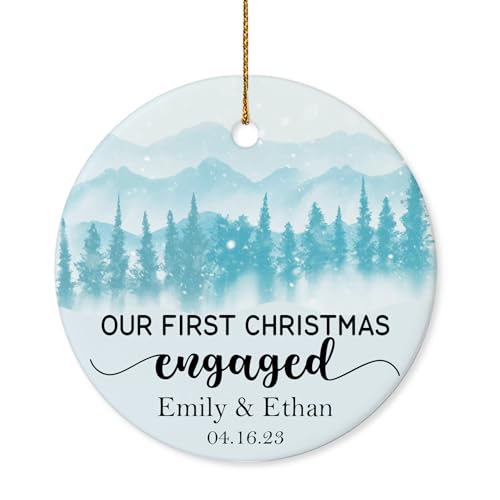 BSQUIELE Adorno de compromiso personalizado de primera Navidad para parejas/señor y señora, nuestro primer adorno de Navidad comprometido de Navidad 2023, fecha y nombre personalizados para boda,