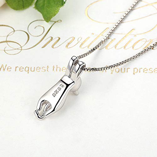 Bellissima collana con ciondolo a forma di gatto