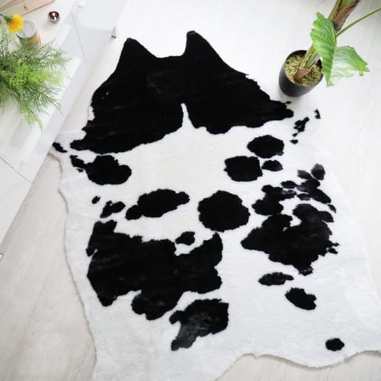 Decoweb Tapis Peau de bête - Imitation Vache Holstein - Noir et Blanc - 140 x 170 cm