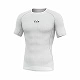 La maglia intima a maniche corte da uomo FDX è realizzata in tessuto a rete italiano ultraleggero che offre la massima traspirabilità, asciugatura rapida, gestione efficace dell'umidità e una sensazione di comfort e morbidezza, perfetta per le calde giornate estive.