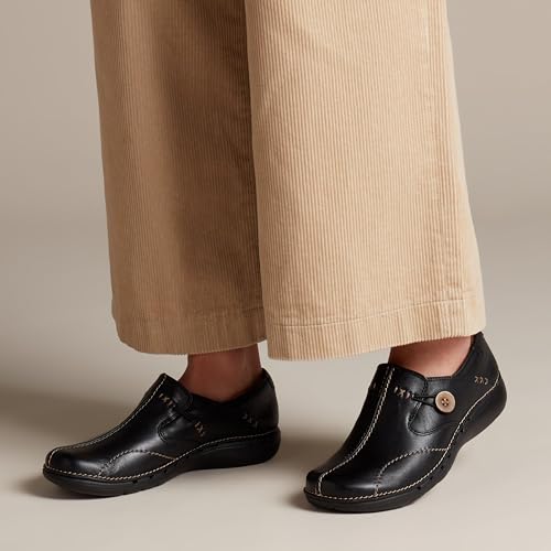 Image of Clarks Women's Un.Loop Slip-On Shoes