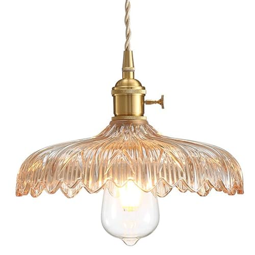 Lustre en verre design nordique pour éclairer un plafond bas