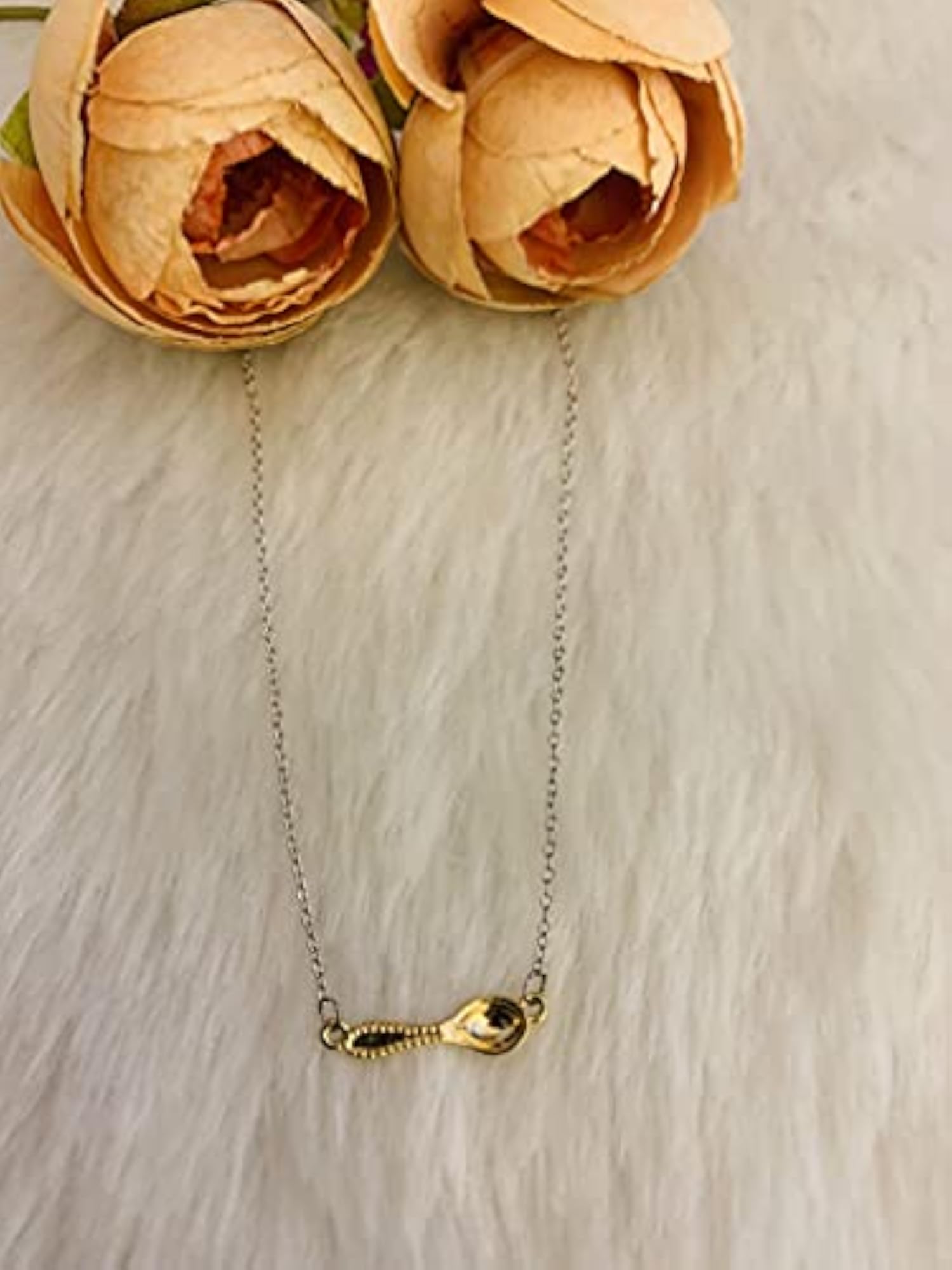Stylish Chain Pendant Necklace for Dress-Up