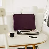Comfyable smukłe etui na laptopa kompatybilne z MacBook Air i MacBook Pro 13/14 cali M5/M4/M3/M2/M1 Pro/Max 2026-2021, pokrowiec podróżny Mac PU, Jagodowy Brąz