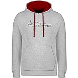 Verziert mit lustigen Sprüchen, einem lässigen Motiv oder einem schönen Print, wird der Kapuzenpulli zum liebsten Kuschelpulli neben der ganzen anderen Kleidung und den Outfits im Kleiderschrank