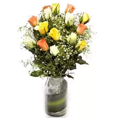 Floralbay Valentine's Day Special Fresh Flowers Bunch of 15 Mix Roses in a Glass Vase (Bunch of 15)