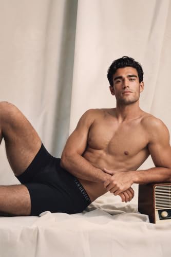 Image of Van Heusen Men Trunk - Pack of 1 | Premium Innerwear | 4 Way Stretch | No Ride Up | Super Soft on Skin - Feels Like Butter | Premimum Handfeel | Solid Colors | Style 30047