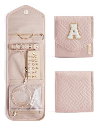 BAGSMART Estojo organizador de joias de viagem, um rolo de joias dobrável com inicial para anéis de viagem, colares, brincos, pulseiras, mini, letra A, rosa macio